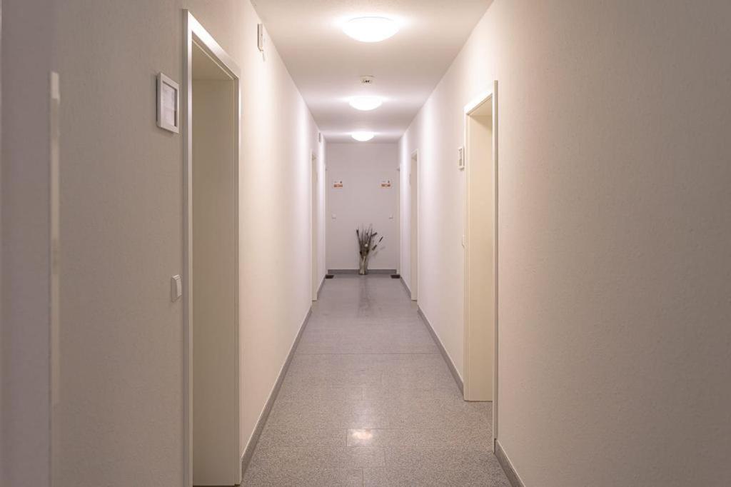 Boardinghouse Warum-ins-Hotel direkt bei Lidl Bad Wimpfen Exterior foto